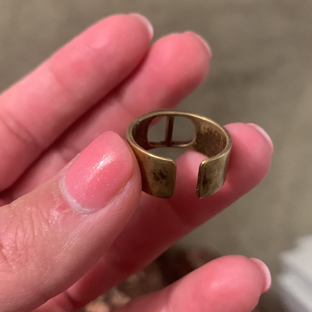 Used CD ring adjustable size gold - Picture 4 of 4